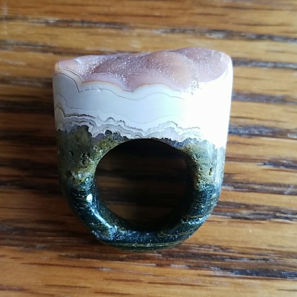One of a kind natural carved jasper ring - Picture 3 of 8